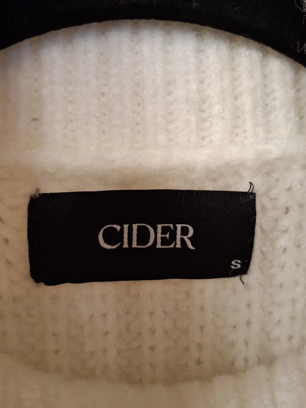 Cider Ivory Cable Knit Turtleneck Sweater Vest - Picture 3 of 13